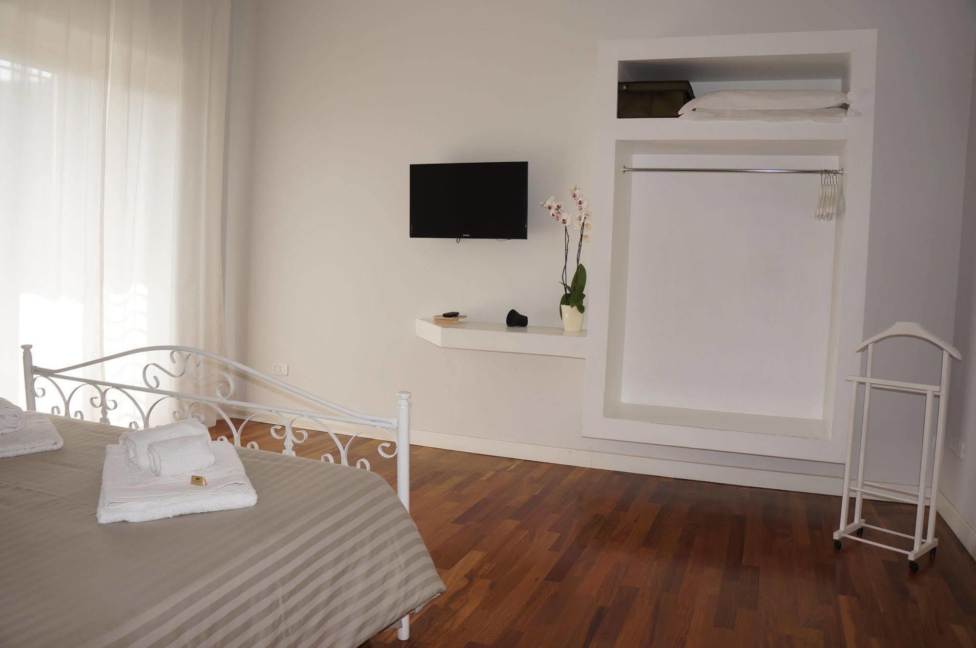 クロトーネ Lullymia Bed & Breakfast エクステリア 写真