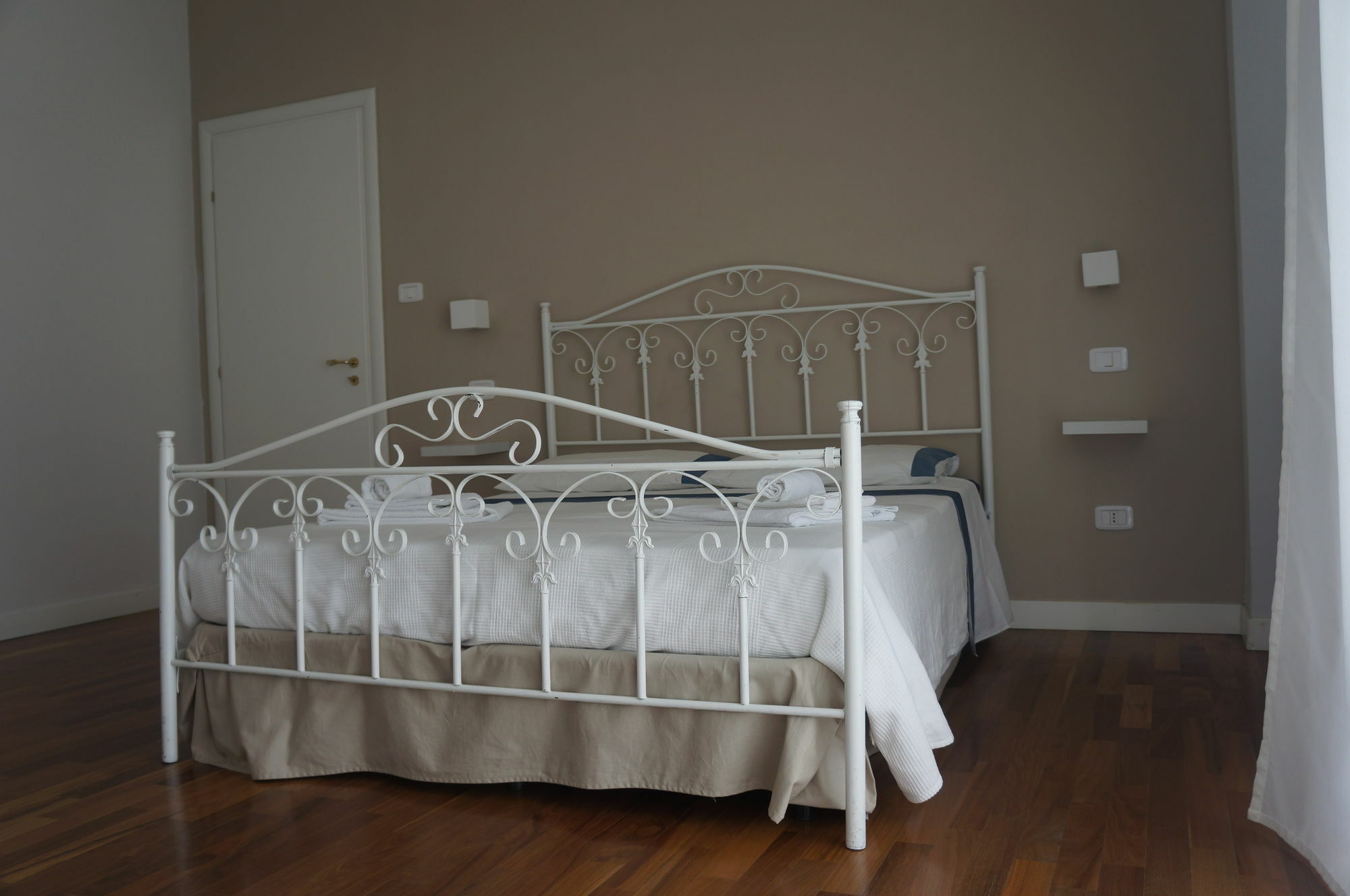 クロトーネ Lullymia Bed & Breakfast エクステリア 写真